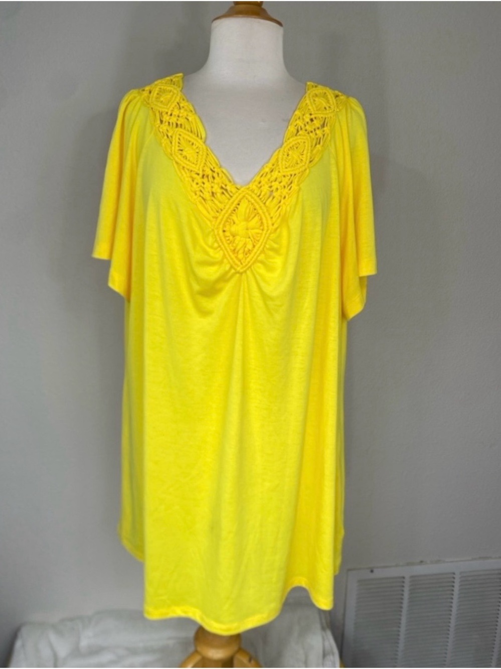 3/$25 Faded Glory Women's Yellow Crochet Detail T-Shirt Size 3X Casual Coastal